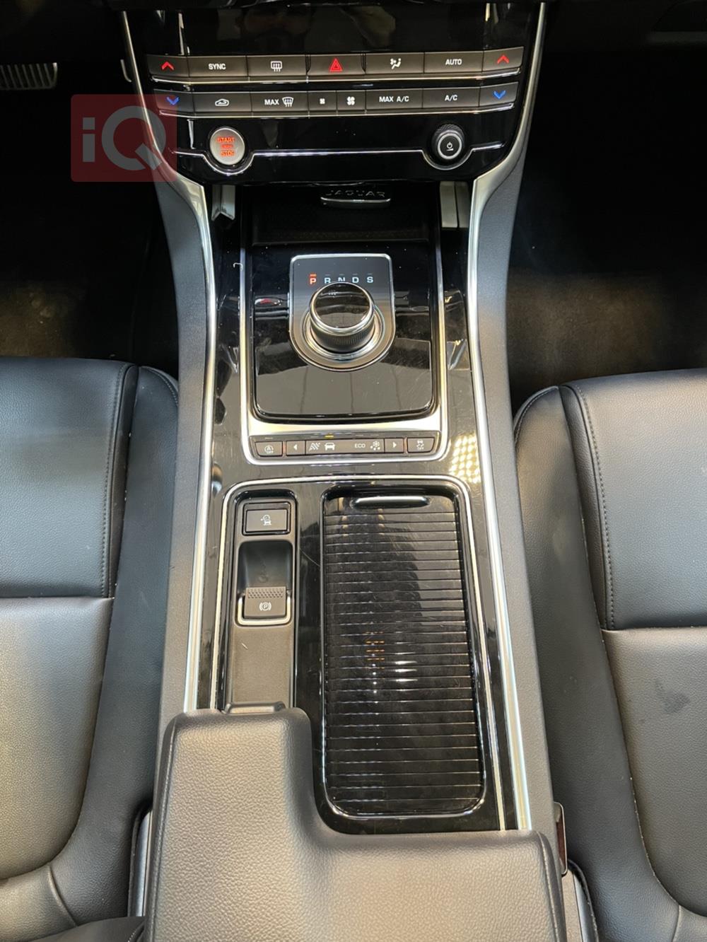 جاگوار XE
